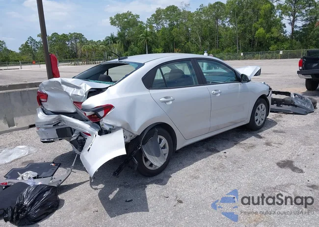 3KPA24AD4PE604207: 42077201