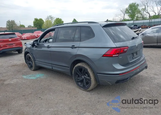 3VV8B7AX7RM081396: 42079851