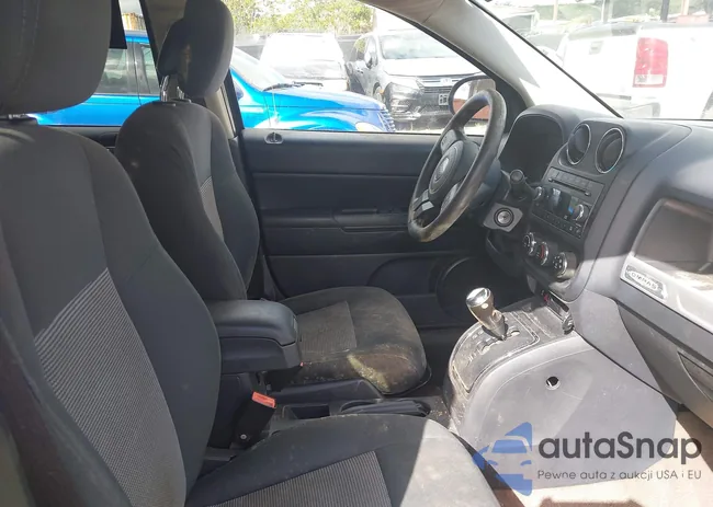 1C4NJCBA7ED776877: 42080892