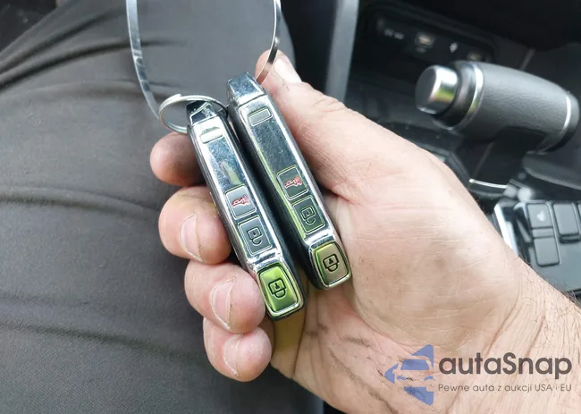 5XYK6CAF6PG083238: 42081812