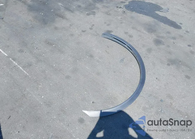 5YJXCBE28JF103102: 42081871