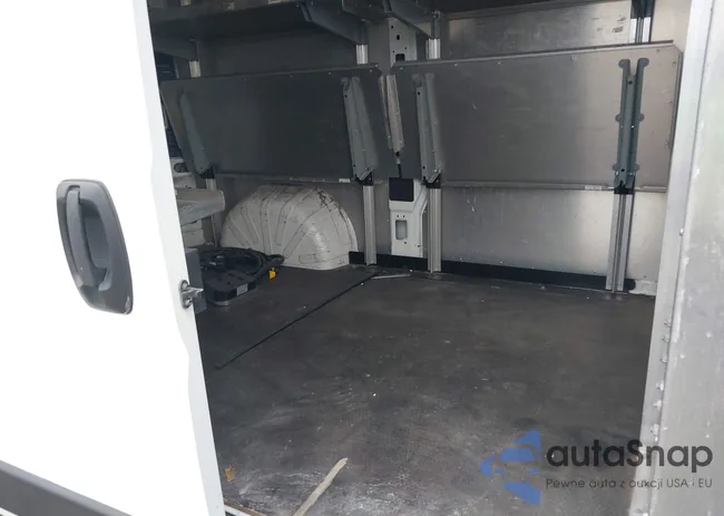 3C6TRVCG2FE503156: 42081368