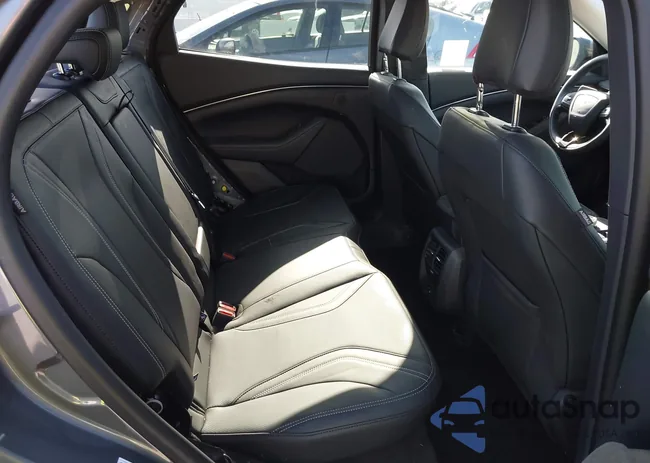 3FMTK3SU9PMA59933: 42083048