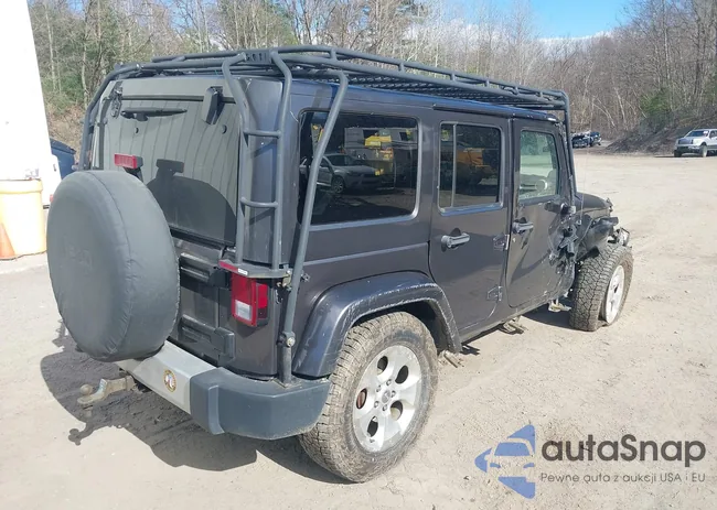 1C4BJWEG3EL267279: 42083836