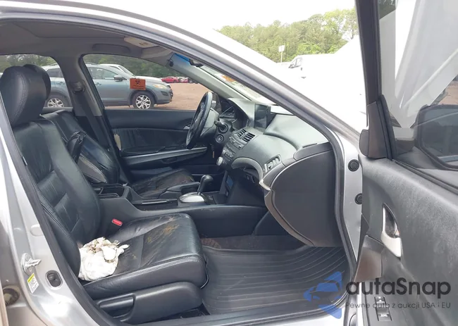 1HGCP26889A106206: 42083889