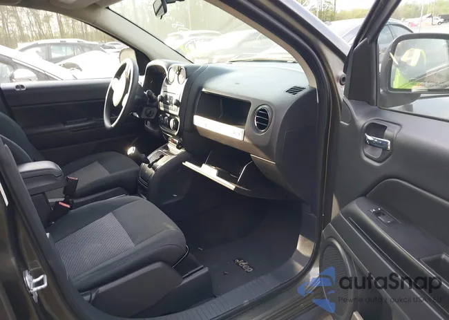 1C4NJCBA2FD156603: 42083969