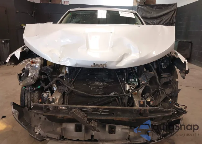 1J4RR4GG4BC675904: 42084044