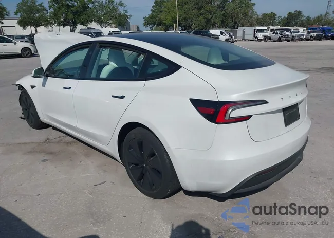 5YJ3E1EAXRF797586: 42083292