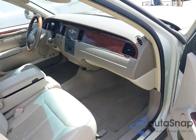 1LNHM83W04Y604592: 42085060