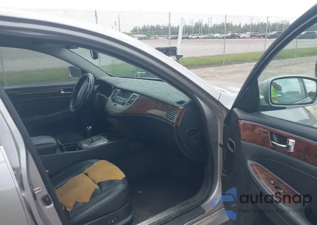 KMHGC4DE2BU138486: 42085088