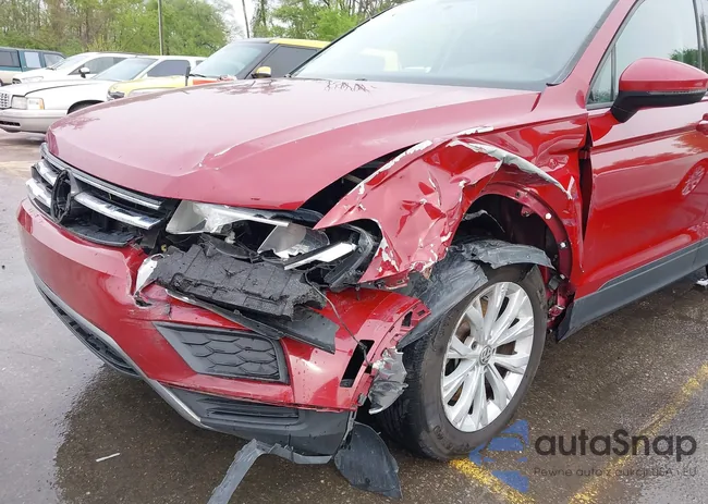 3VV1B7AX1JM124684: 42084564