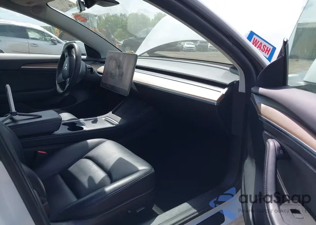 5YJ3E1EB4NF183832: 42085815