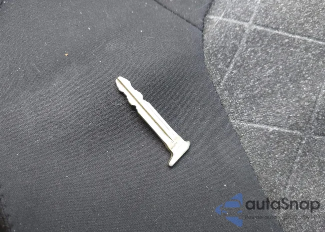 2T1BURHE2JC050391: 42085331