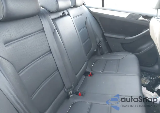 3VWD17AJ4EM202078: 42087051