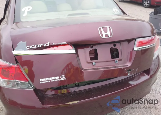 1HGCP2F8XBA009322: 42091874