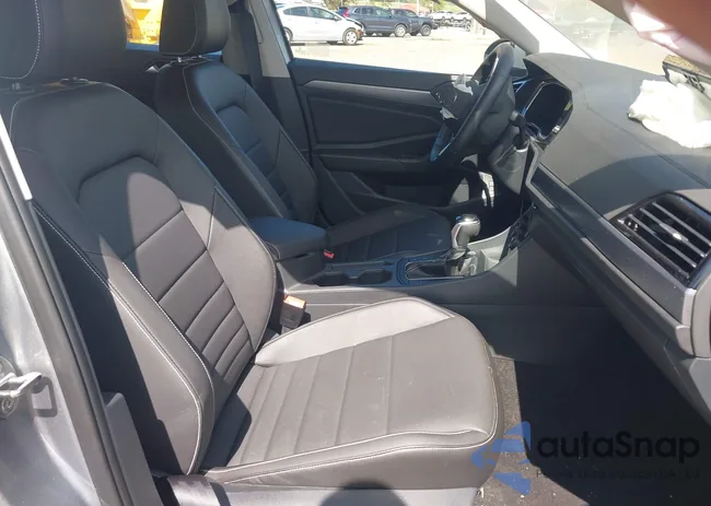 3VWEM7BU8RM048873: 42092069