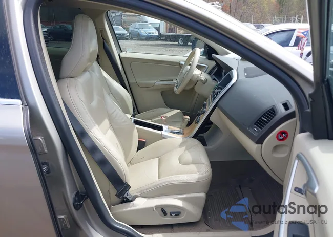 YV4902DZXB2189062: 42091241