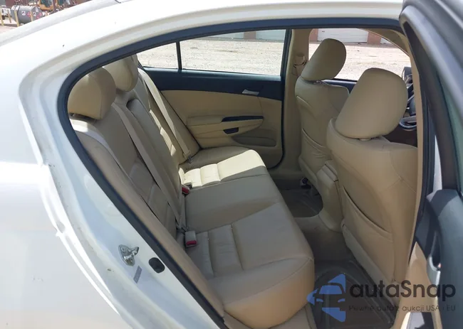 1HGCP2F61BA050632: 42091398