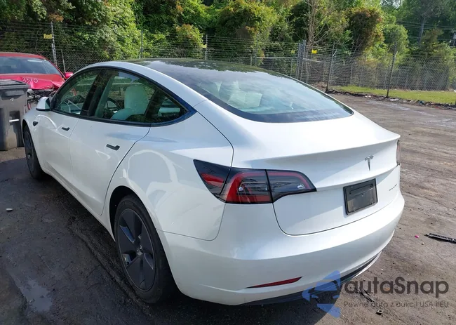 5YJ3E1EB6PF632320: 42091480