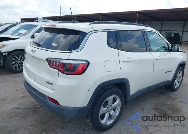 3C4NJCBB7JT368604: 42092656