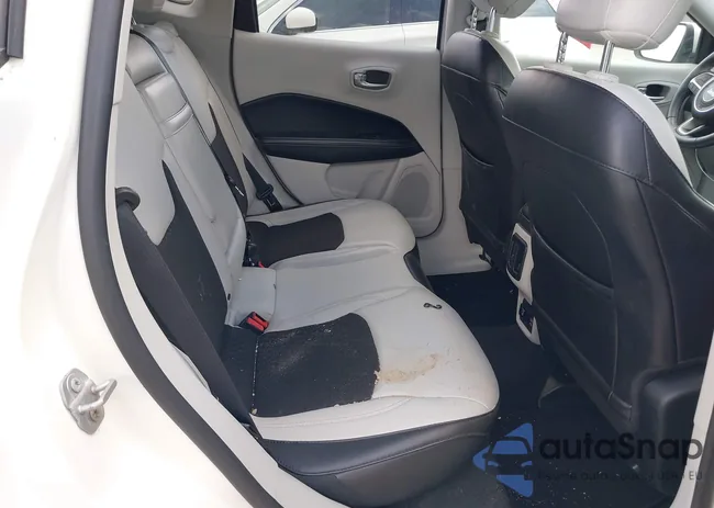 3C4NJCBB7JT368604: 42092656