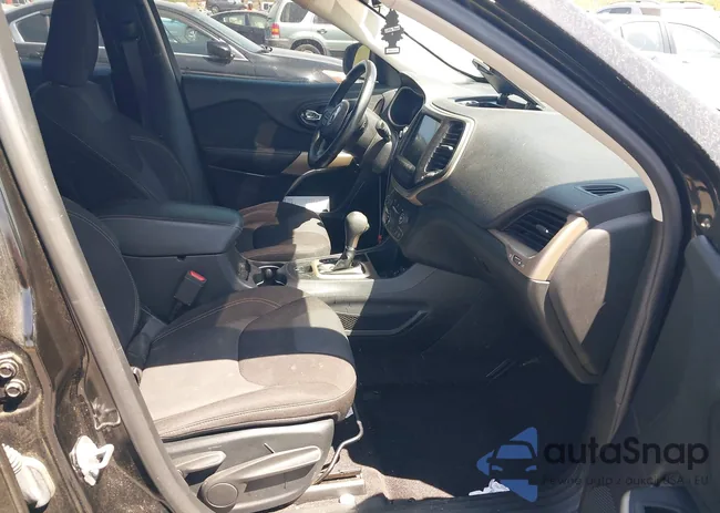 1C4PJLCB1HW596240: 42092862