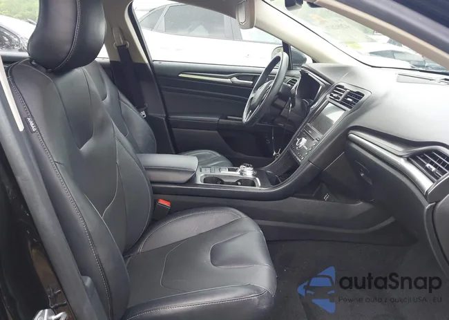 3FA6P0SU1KR285161: 42092870