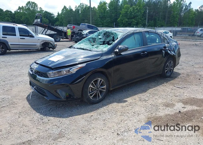 3KPF24AD4RE713615: 42093724