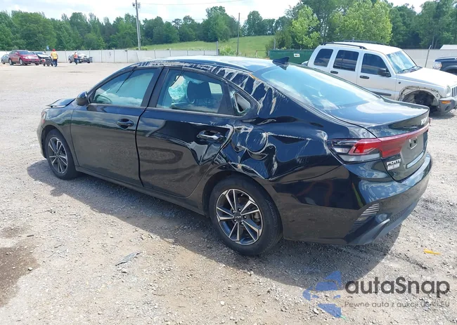 3KPF24AD4RE713615: 42093724