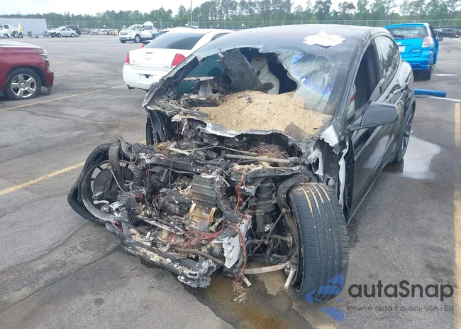 5YJXCBE23KF183815: 42093309