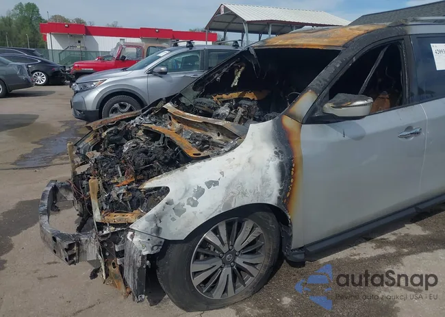 5N1DR2MM0JC662298: 42093409