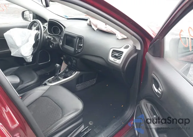 3C4NJDBB8MT530329: 42094490