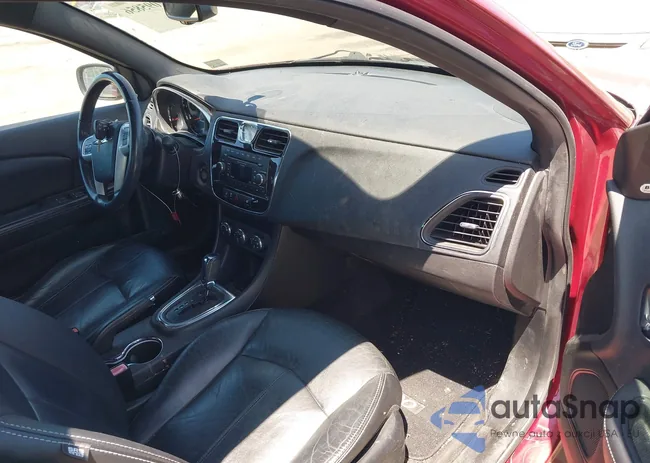 1C3CCBCGXDN528375: 42095856