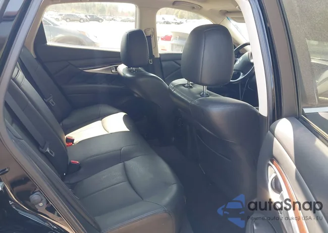 JN1BY1AR9FM562097: 42096377