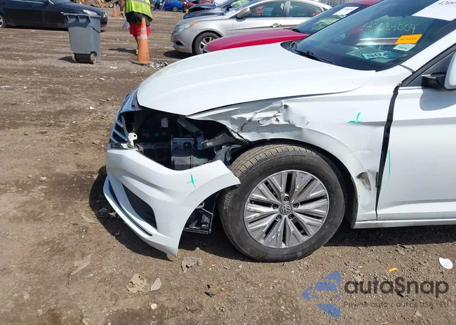 3VWC57BU9KM055017: 42097934