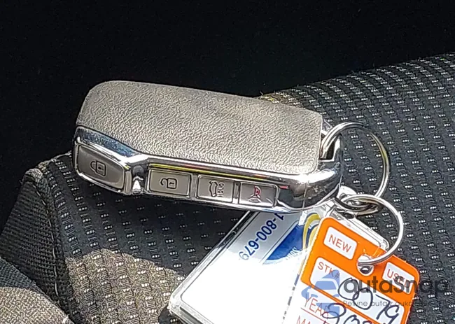 3KPF24AD5ME384836: 42098713