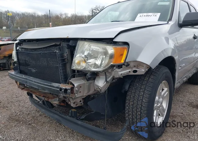 1FMCU49389KA69814: 42100175