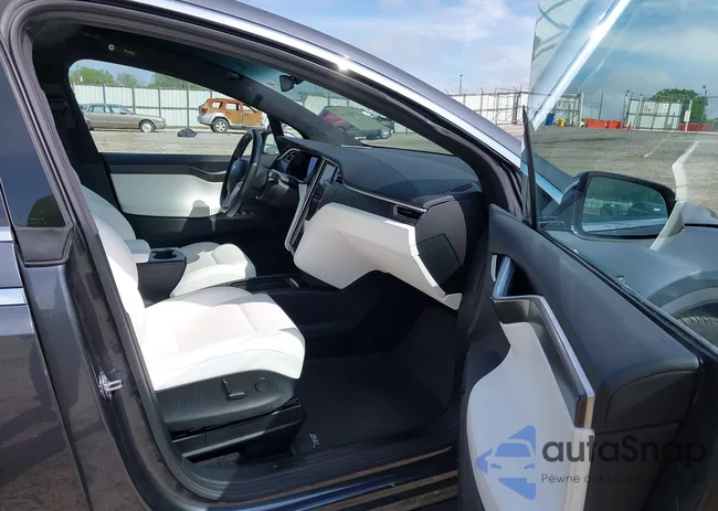 5YJXCBE20HF070235: 42099344