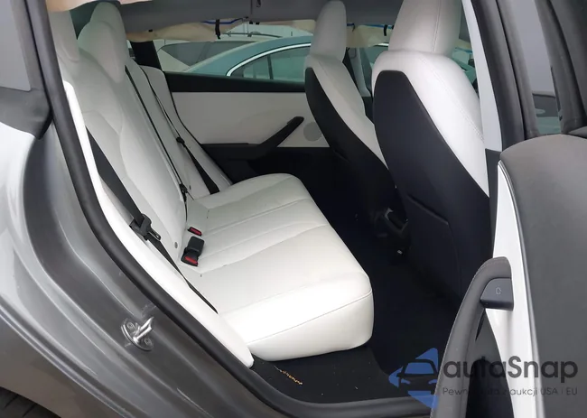 5YJ3E1EB0SF911304: 42101979