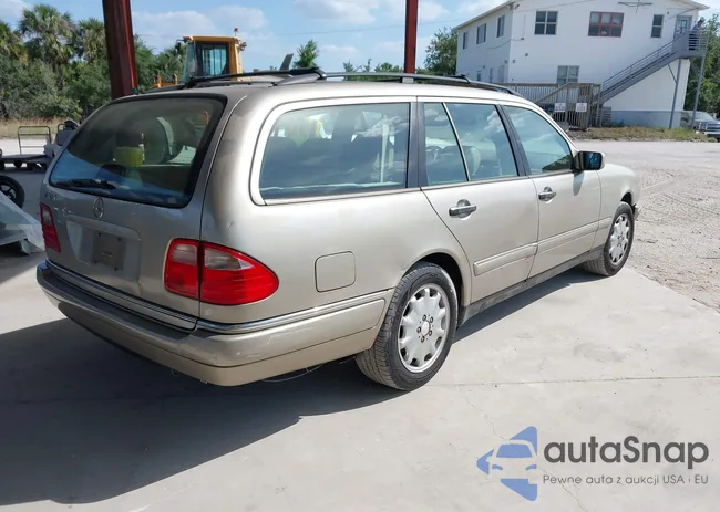 WDBJH65F3XA845635: 42102122