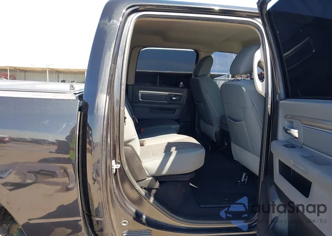 1C6RR7LM2JS355334: 42102734