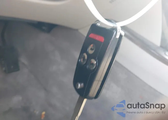 2HNYD2H65BH526323: 42102578