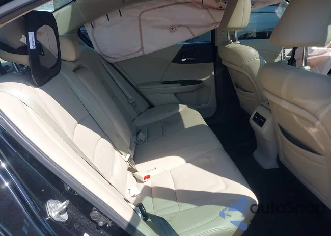 1HGCR2F89EA117235: 42103679