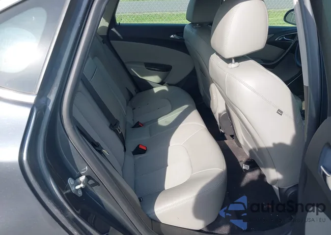 1G4PP5SK0C4174777: 42104004