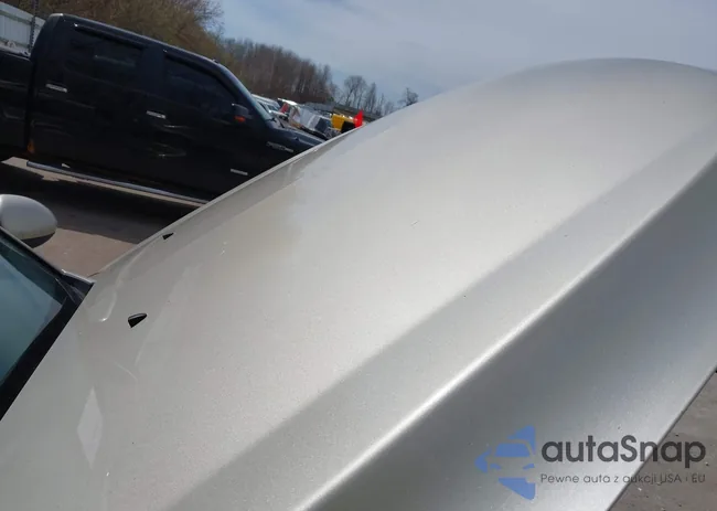 1G1PC5SB6E7483230: 42104082