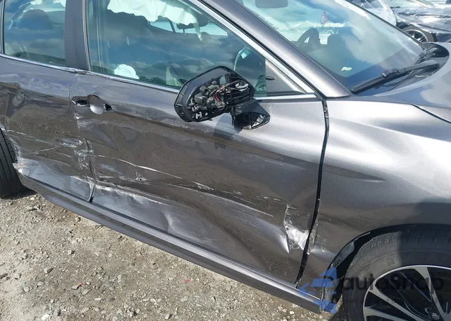 4T1G11AKXLU880313: 42103218