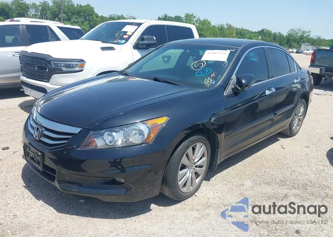 1HGCP3F88CA030662: 42103524