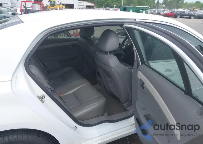 1G1ZB5E16BF172400: 42103545