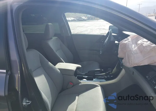 1HGCR2F38GA024312: 42104716