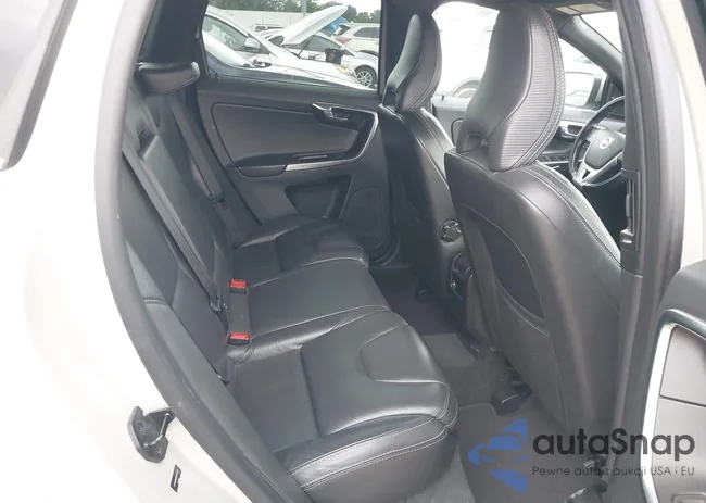 YV4902DZ6D2404133: 42104733